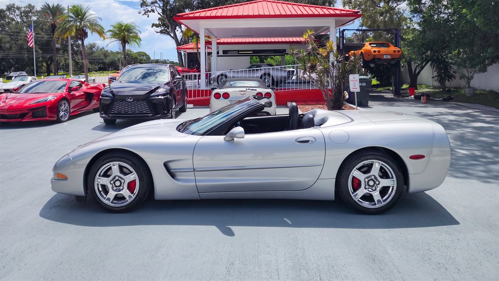 Used 1999 Chevrolet Corvette Convertible w/ Memory Pkg RWD image 5