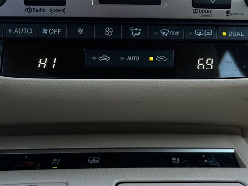 Used 2013 Lexus ES 300h ES 300h Sedan 4D image 29