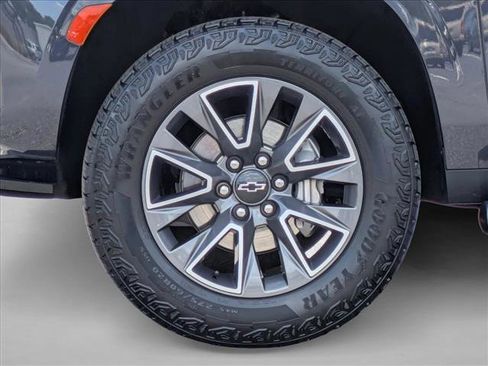 Used 2023 Chevrolet Tahoe Z71 w/ Luxury Package AWD/4WD image 29