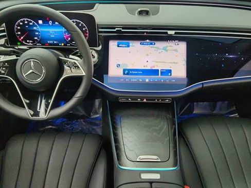 Used 2024 Mercedes-Benz E 350 4MATIC Sedan image 35