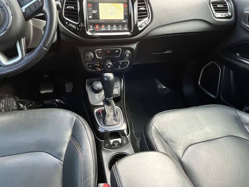 Used 2018 Jeep Compass Limited w/ Navigation Group AWD/4WD image 17
