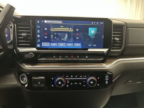 Used 2025 Chevrolet Silverado 1500 LT AWD/4WD image 19