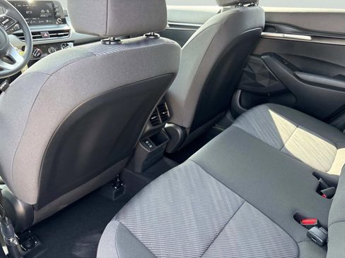 New 2026 Kia Seltos LX image 16