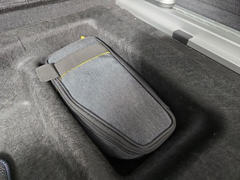 Used 2024 Rivian R1S Adventure AWD/4WD image 34