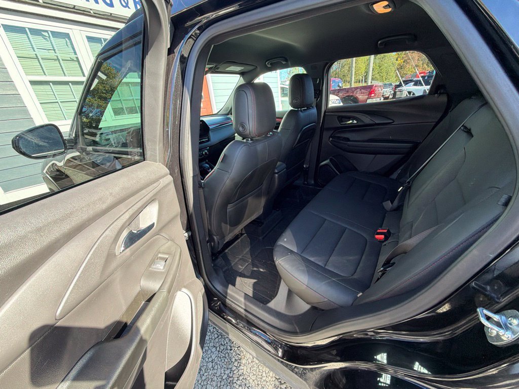 Used 2025 Chevrolet TrailBlazer RS FWD image 13