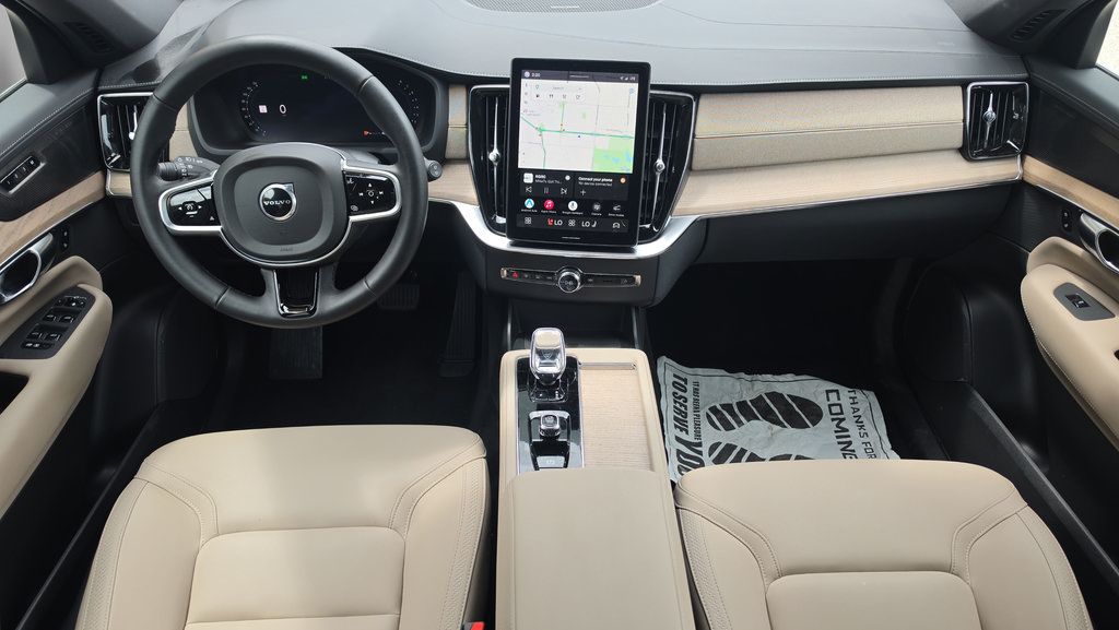 Used 2025 Volvo XC90 B6 Plus AWD/4WD image 7
