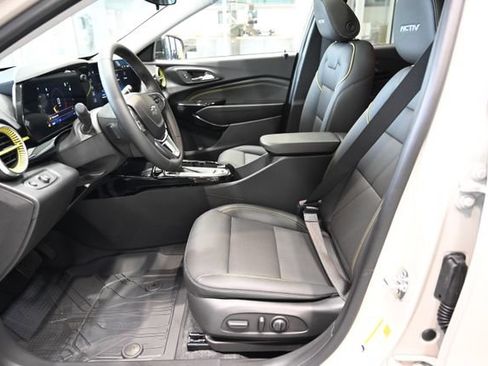 New 2026 Chevrolet Trax ACTIV w/ Sunroof Package FWD image 9