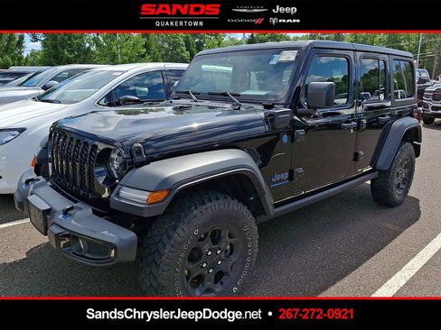 Used 2023 Jeep Wrangler Unlimited w/ Cold Weather Group AWD/4WD image 1