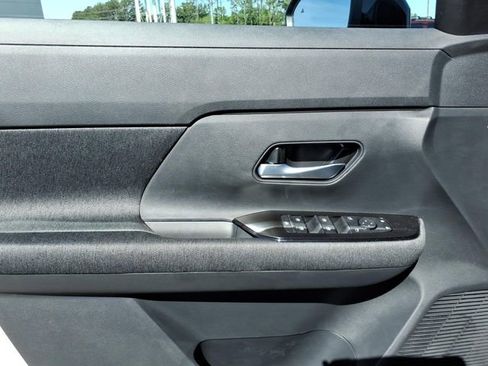 New 2026 Nissan Kicks SV AWD/4WD image 5