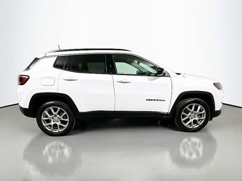 Used 2022 Jeep Compass Latitude image 8