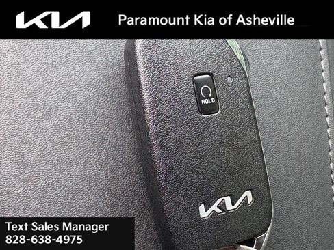 Certified 2025 Kia Niro FWD image 27