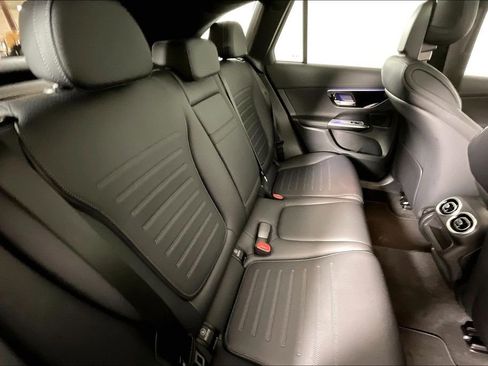 Used 2026 Mercedes-Benz GLC 300 4MATIC image 19