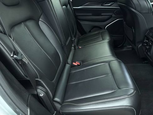 Used 2022 Jeep Grand Cherokee Limited AWD/4WD image 39