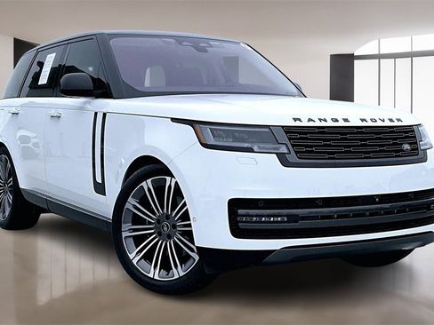 Used 2023 Land Rover Range Rover SE image 3