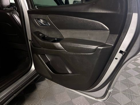 Used 2023 Chevrolet Traverse High Country image 35