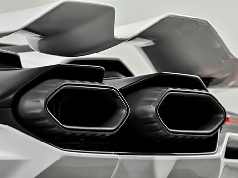 Used 2025 Lamborghini Revuelto AWD/4WD image 19