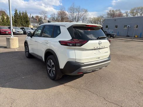Used 2023 Nissan Rogue SV image 12