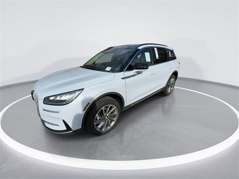 New 2026 Lincoln Corsair Premiere image 4