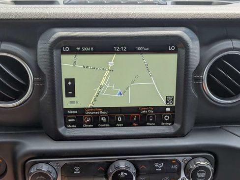 Used 2022 Jeep Wrangler Unlimited Sahara AWD/4WD image 28