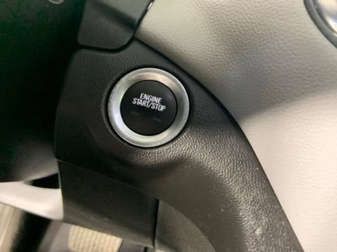 Used 2022 Chevrolet Equinox LS w/ LS Convenience Package FWD image 25