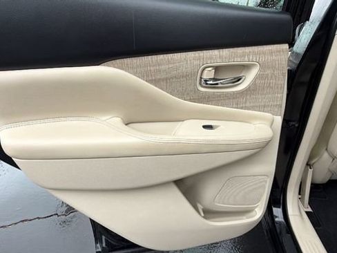 Used 2019 Nissan Murano SL w/ Cargo Package image 14