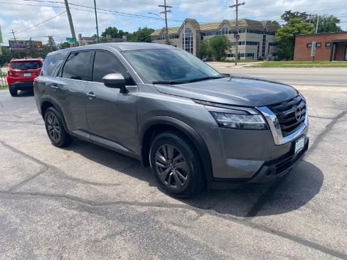 Used 2022 Nissan Pathfinder S AWD/4WD image 3