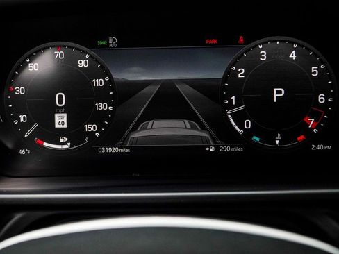 Used 2025 Land Rover Defender 110 S image 32