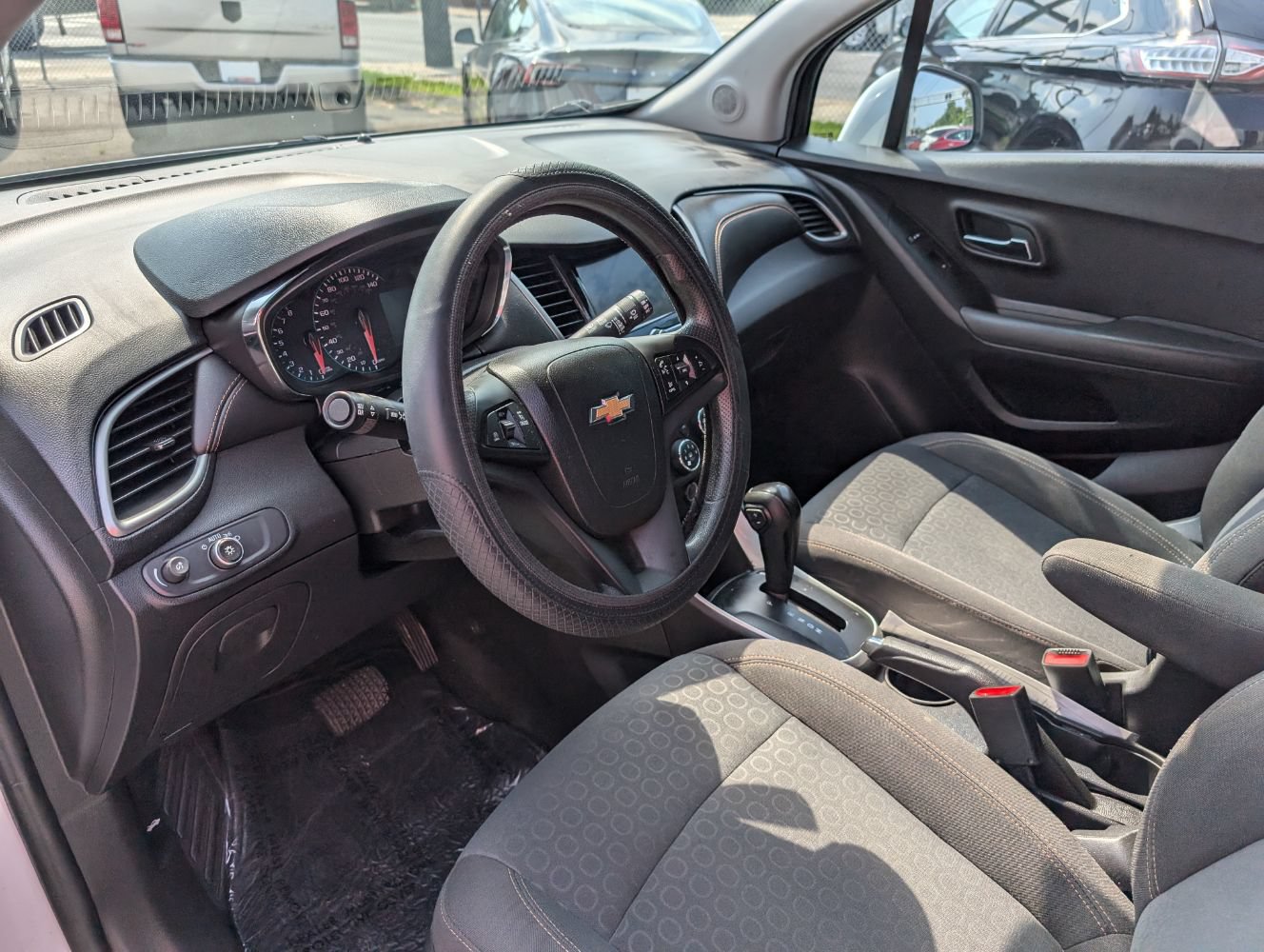 Used 2020 Chevrolet Trax LS w/ Tint and Cruise Package FWD image 12