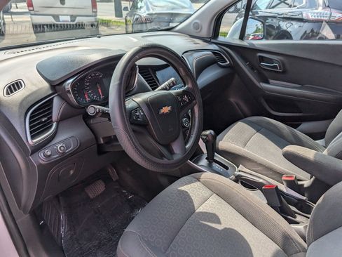 Used 2020 Chevrolet Trax LS w/ Tint and Cruise Package FWD image 12