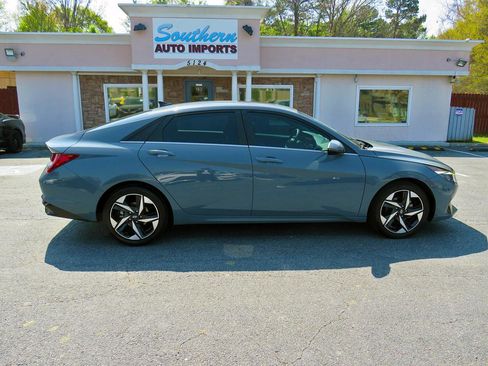 Used 2021 Hyundai Elantra SEL w/ Convenience + Premium Package image 6