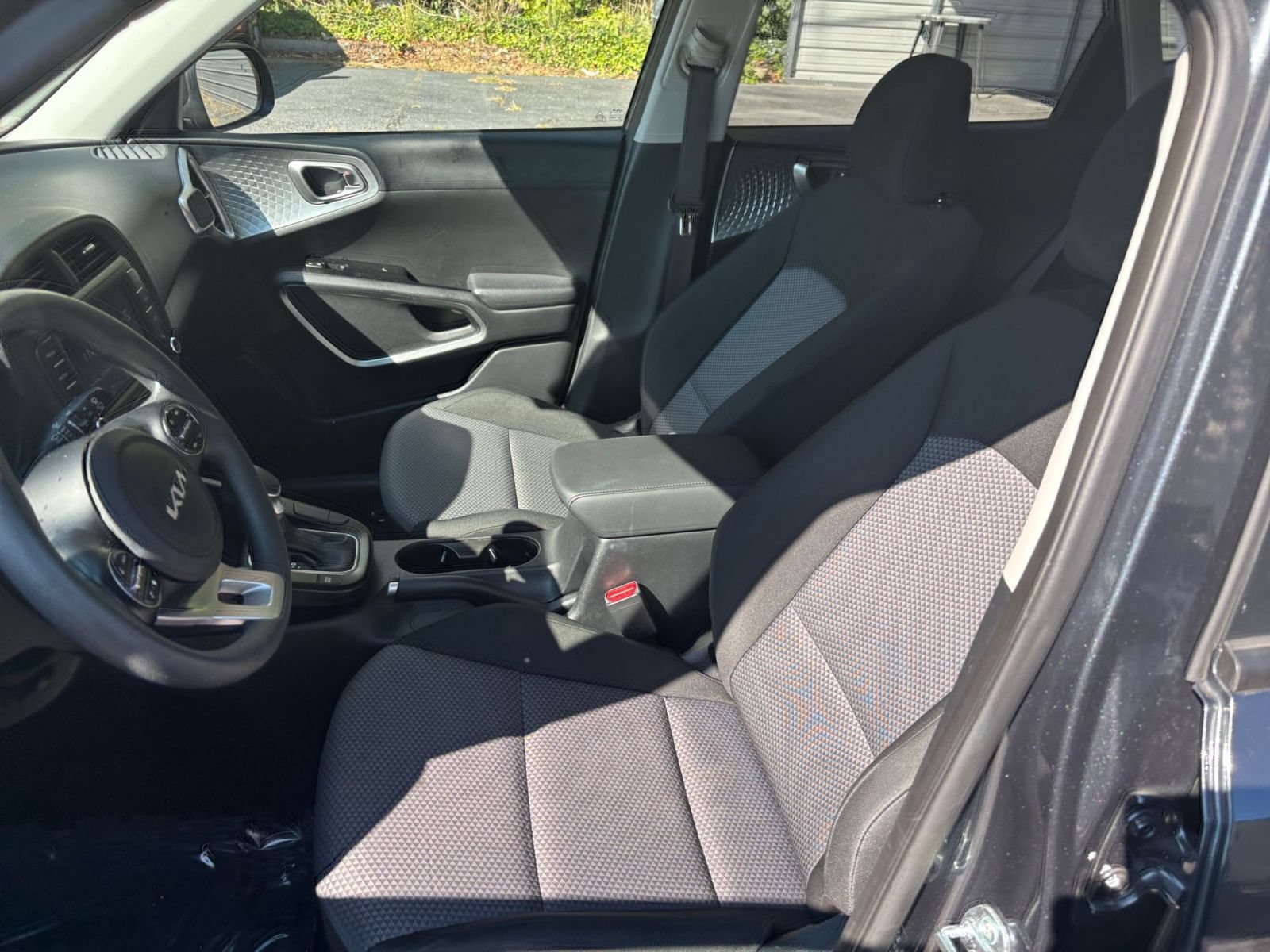 Used 2025 Kia Soul LX w/ LX Technology Package FWD image 21
