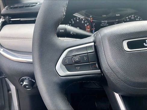 Used 2023 Jeep Compass Limited AWD/4WD image 17