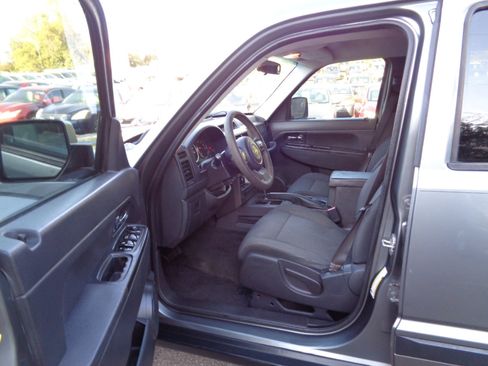 Used 2012 Jeep Liberty Sport image 13