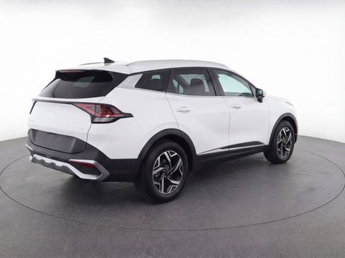 Used 2024 Kia Sportage LX image 9