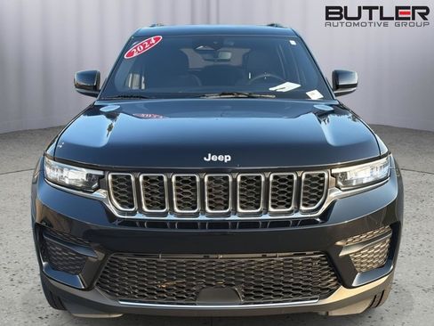 Used 2024 Jeep Grand Cherokee Laredo AWD/4WD image 9