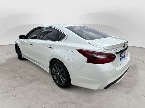 Used 2018 Nissan Altima 2.5 SR w/ SR Special Edition FWD image 4