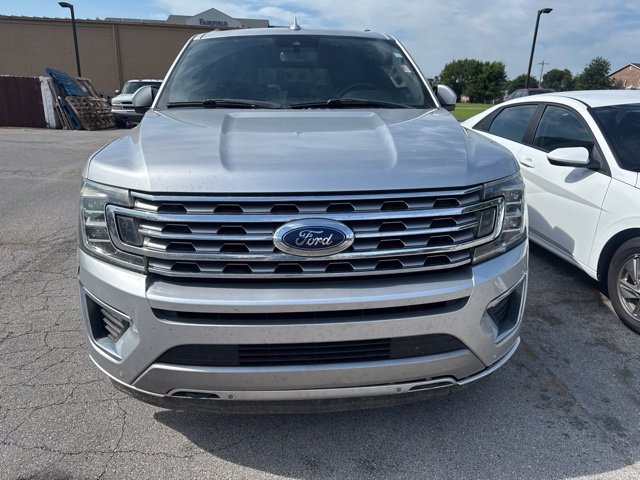 Used 2018 Ford Expedition Limited w/ Equipment Group 301A AWD/4WD image 2