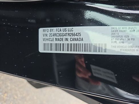 New 2026 Chrysler Pacifica Limited AWD/4WD image 41