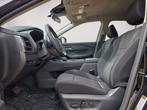 Used 2025 Nissan Rogue SV FWD image 22