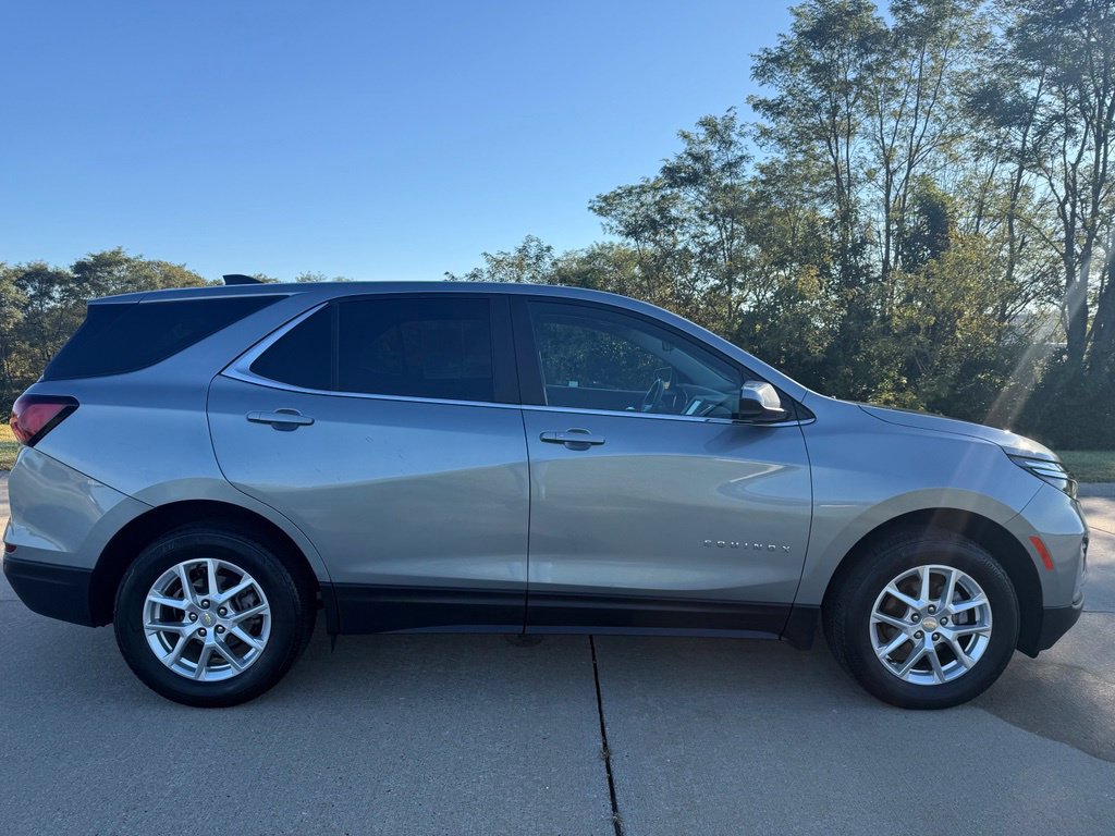 Used 2024 Chevrolet Equinox LT AWD/4WD image 2