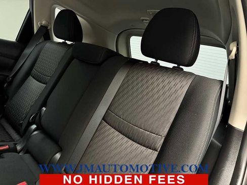 Used 2018 Nissan Rogue SV AWD/4WD image 15