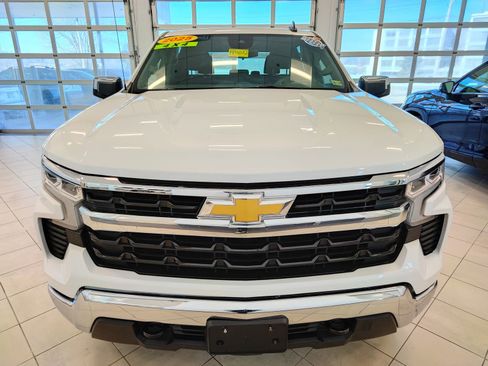 Used 2025 Chevrolet Silverado 1500 LT image 8