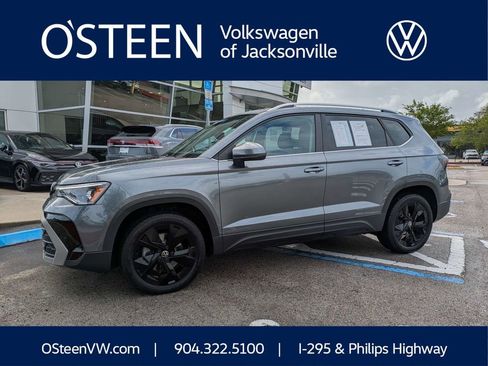 Used 2025 Volkswagen Taos SE w/ Panoramic Sunroof Package image 1