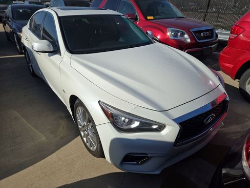 Used 2018 INFINITI Q50 Luxe w/ Essential Package (3.0T Luxe) image 2