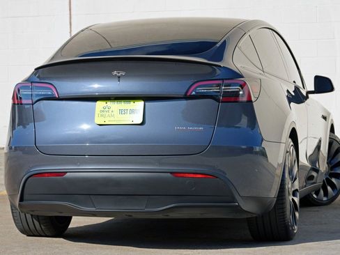 Used 2022 Tesla Model Y Performance AWD/4WD image 5