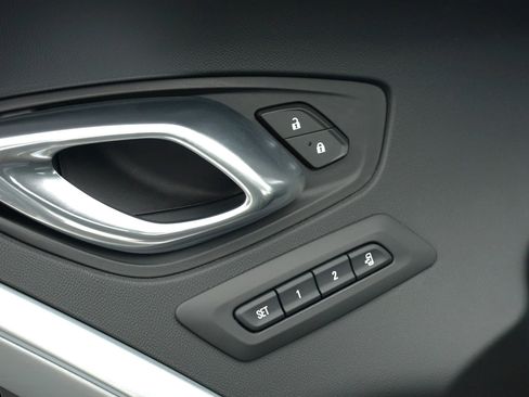 Used 2018 Chevrolet Camaro SS image 14