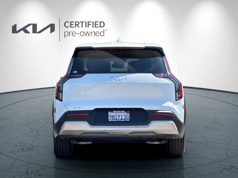 Certified 2024 Kia EV9 Light Long Range RWD image 5