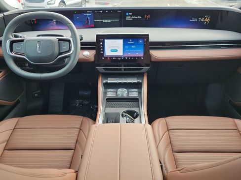 New 2026 Lincoln Nautilus Reserve image 11