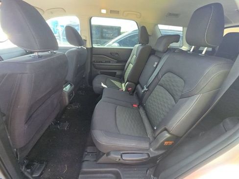 Used 2024 Nissan Pathfinder SV FWD image 17