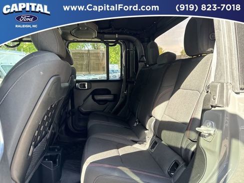 Used 2021 Jeep Gladiator Rubicon w/ Cold Weather Group image 19